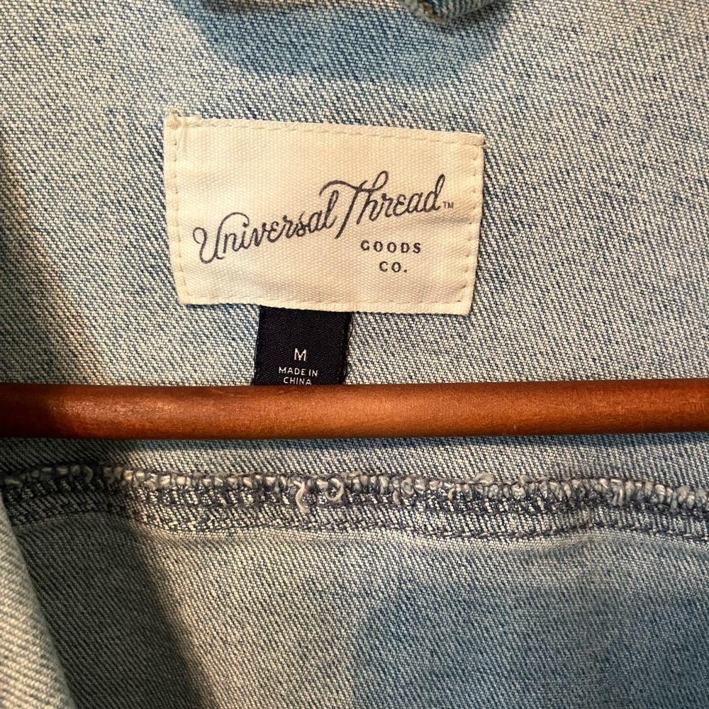Universal Thread Faded Blue Jean Jacket - Picture 3 of 5